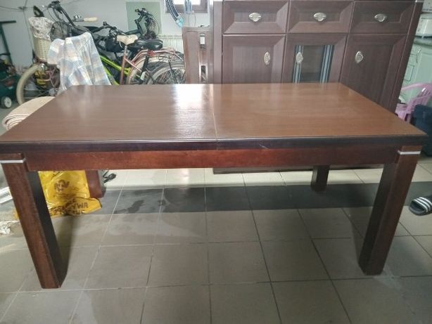Stół drewniany plus 4 krzesła