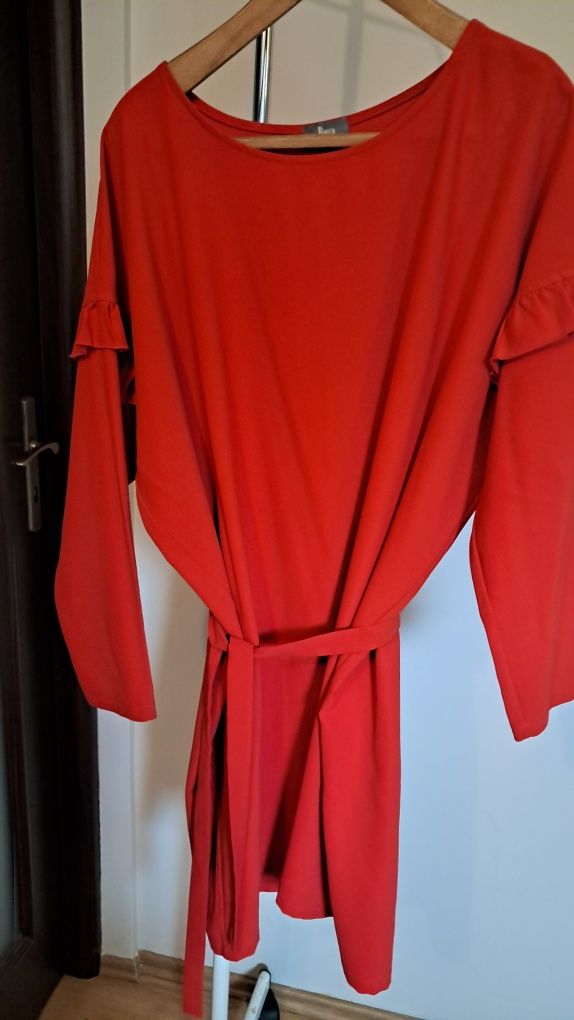 Sukienka butikowa czerwona L/XL