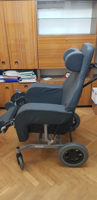 Wózek inwalidzki specjalny pielęgnacyjny CORAILLE Vermeiren 3 miesiące
