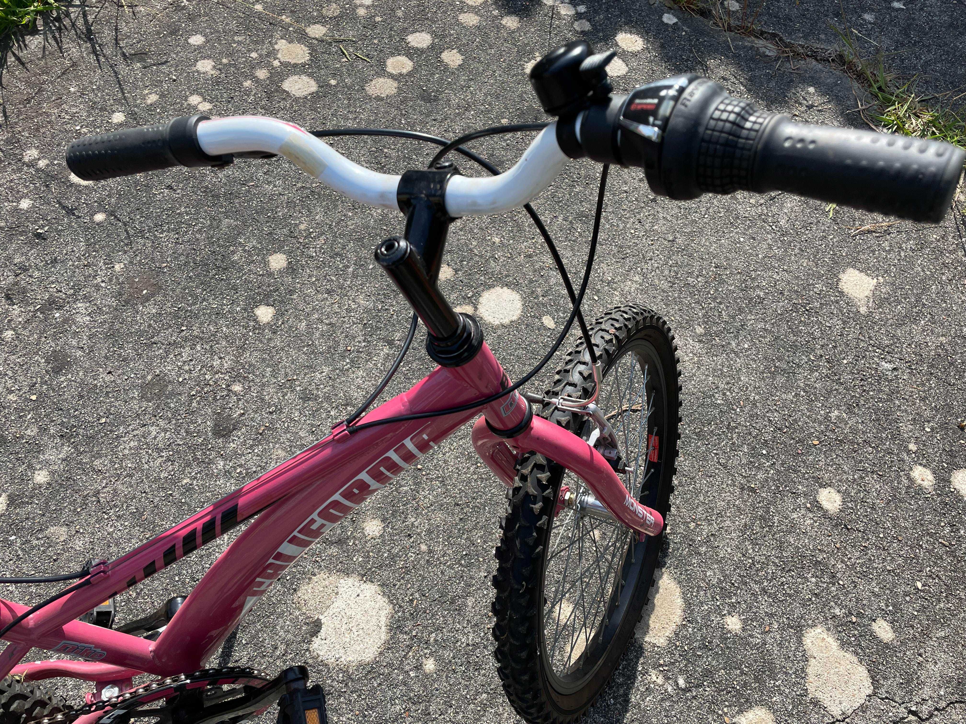 Bicicleta roda 20 de criança - menina