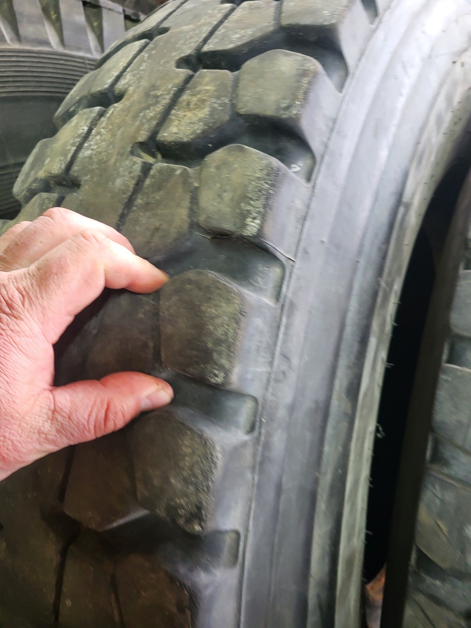 Колеса 12 00 20 Pireli зіл маз краз