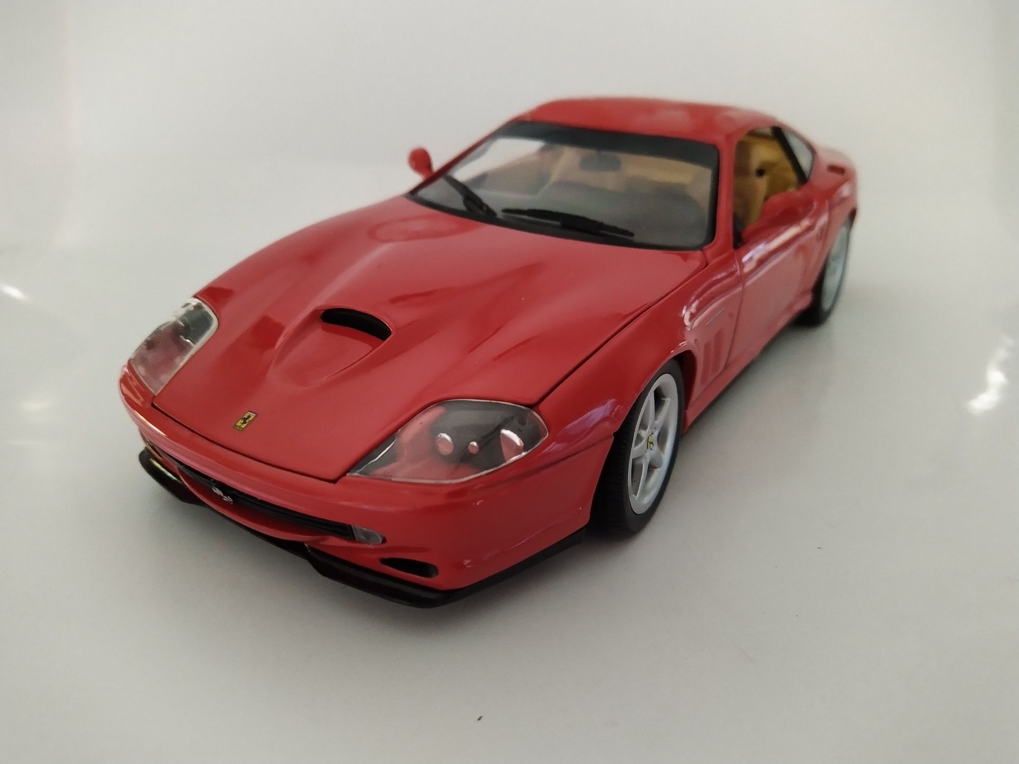 Ferrari 550 Maranello Hot wheels 1:18