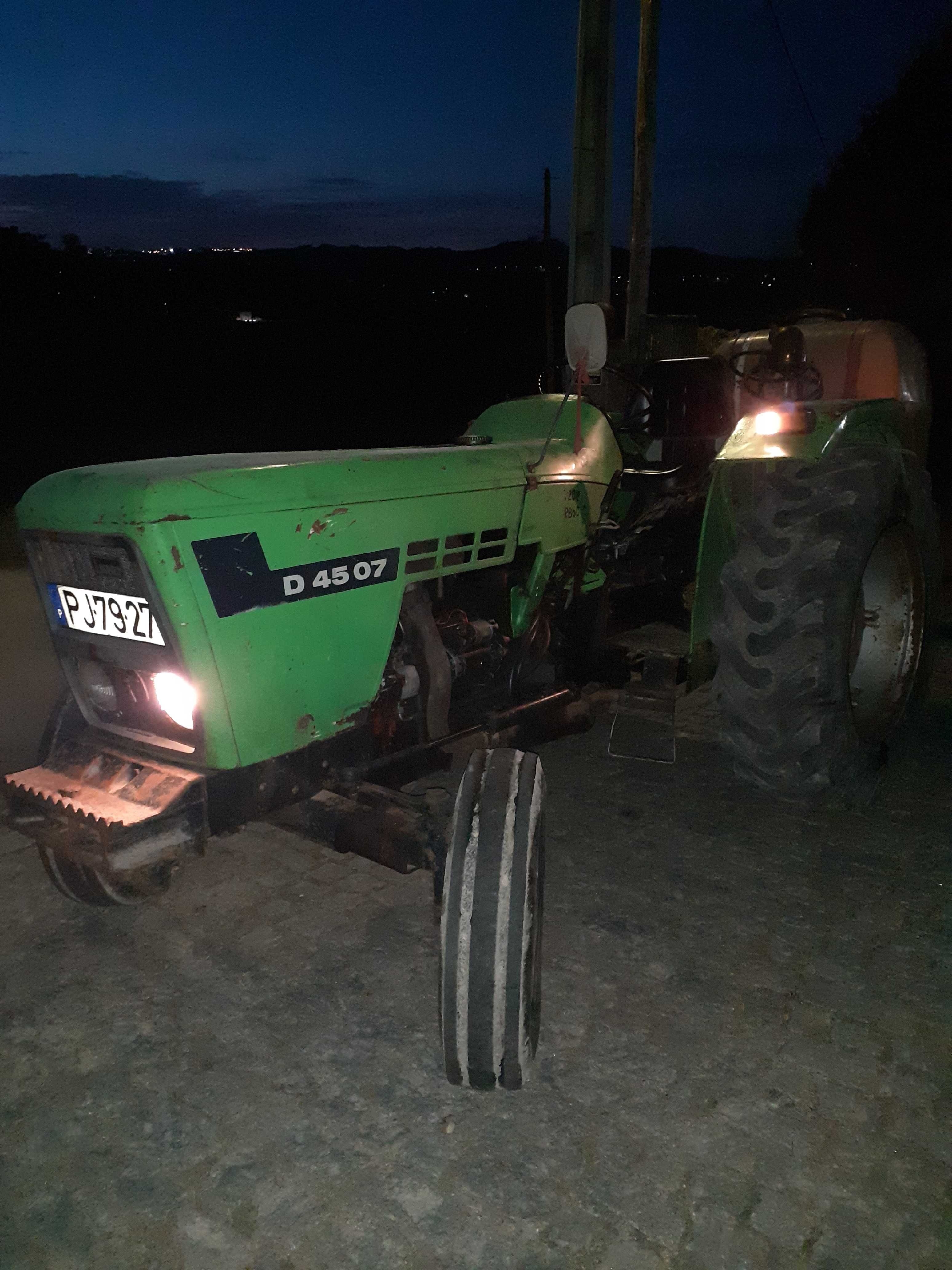 tractor deutz 4507 com pulverizador de sulfatar "rocha" de 300 litros