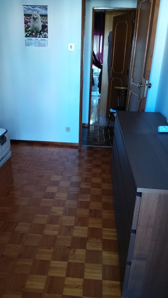 Alugua-se quarto