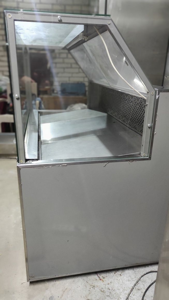 Витрина холодильная кубическая бу куб кондитерская для продуктов
Длина