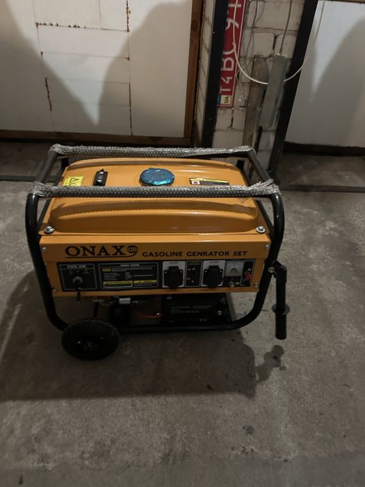 Бензиновий генератор ONAX 2,5kw