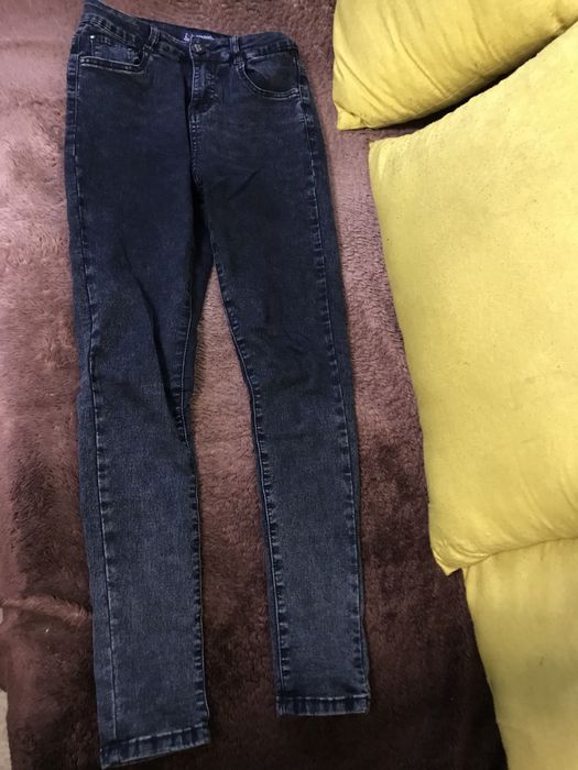 Сірі жіночі джинси