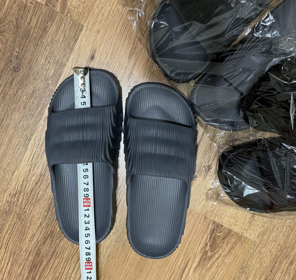 Супер легкі і зручні шльопанці Slide ADILETTE 40-45 р. опис читаємо!!!