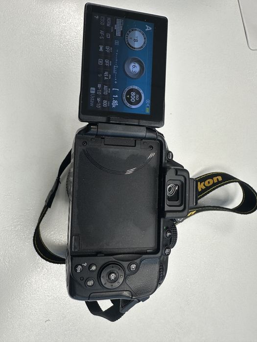 Lustrzanka nikon d5300 z obiektywem 18-105mm