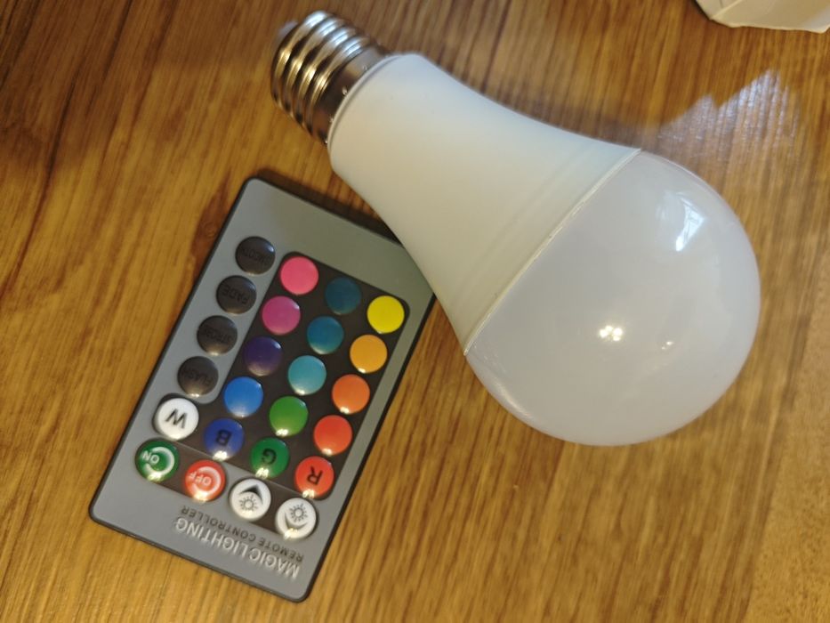 LED lampka z pilotem