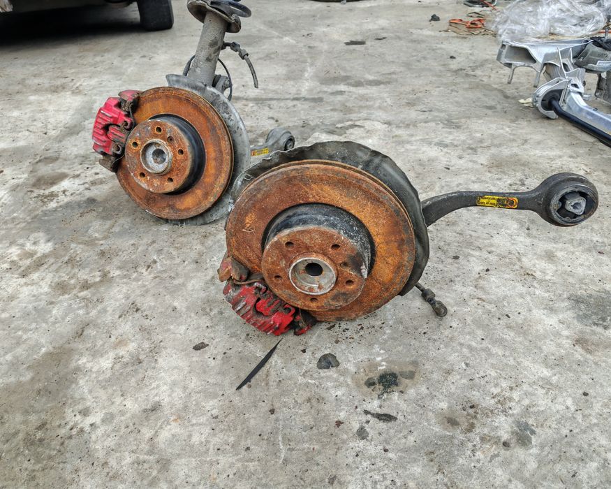 Передня цапфа ступиця BMW e60 61