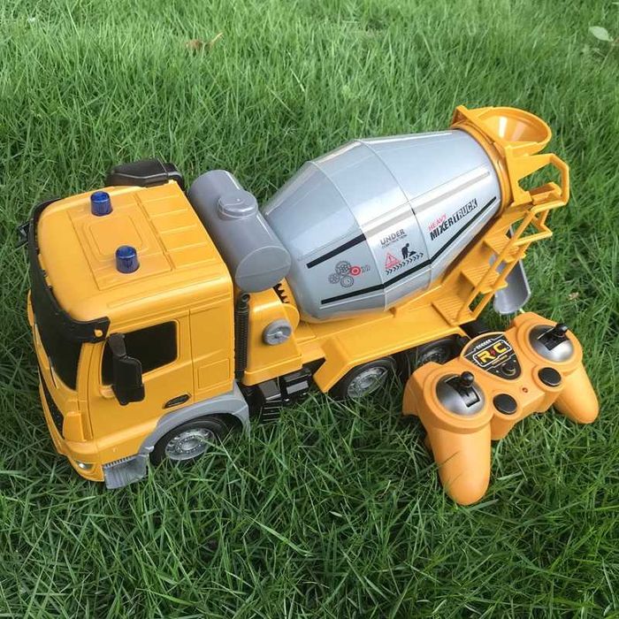 Бетонозмішувач на радіокеруванні