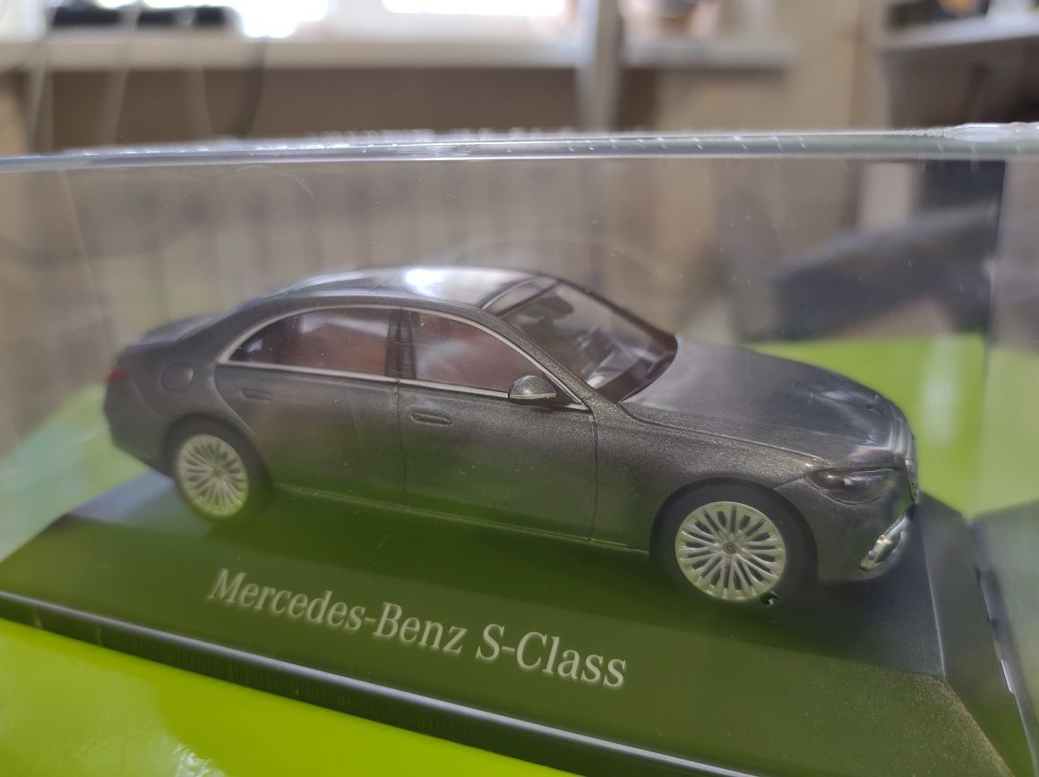 Маштабна модель Mercedes Benz S Klasse W223. Herpa 1/43