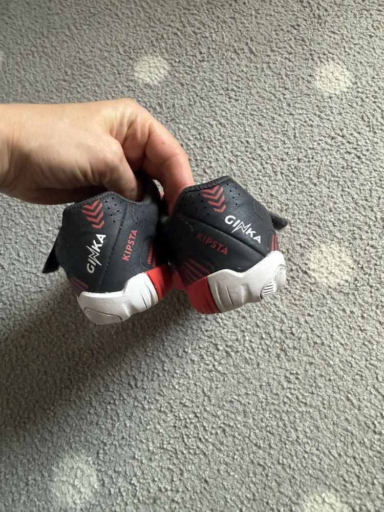 Buty sportowe halowe halówki Kipsta rzep