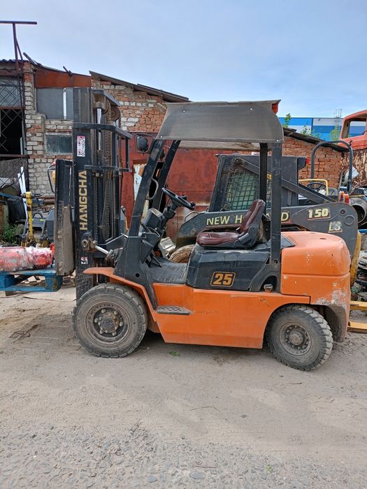 Оренда навантажувача дизельного підйом 2.5 тони висота підйому 3 метра