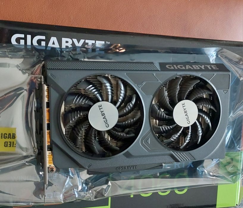 Placa gráfica RTX 4060 OC 8GB