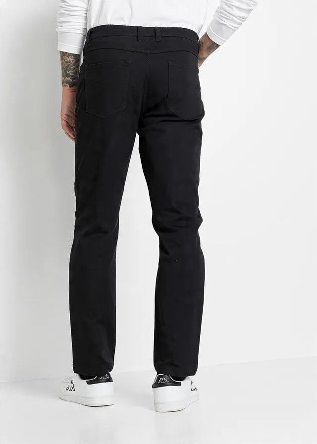 B.P.C męskie spodnie jeansowe czarne classic fit ze strechem 30.