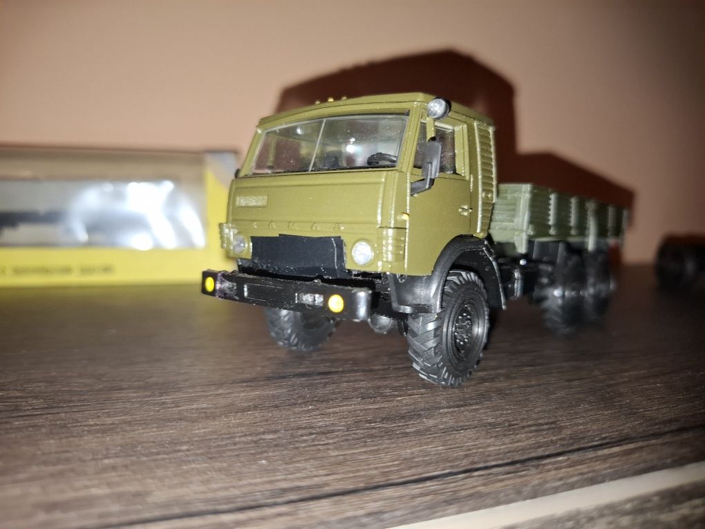 Маштабні колекційні  моделі 1:43