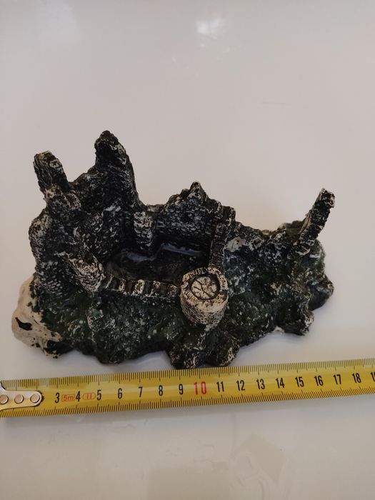 Korzeń plus ruiny zamku