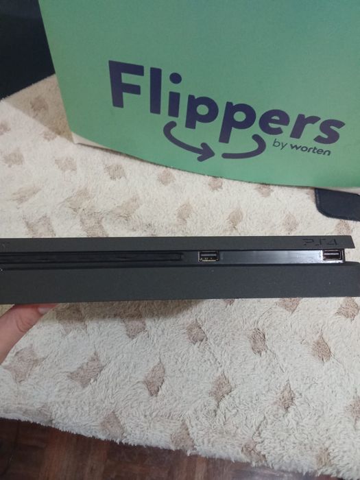 Vendo ps4 com controle  original