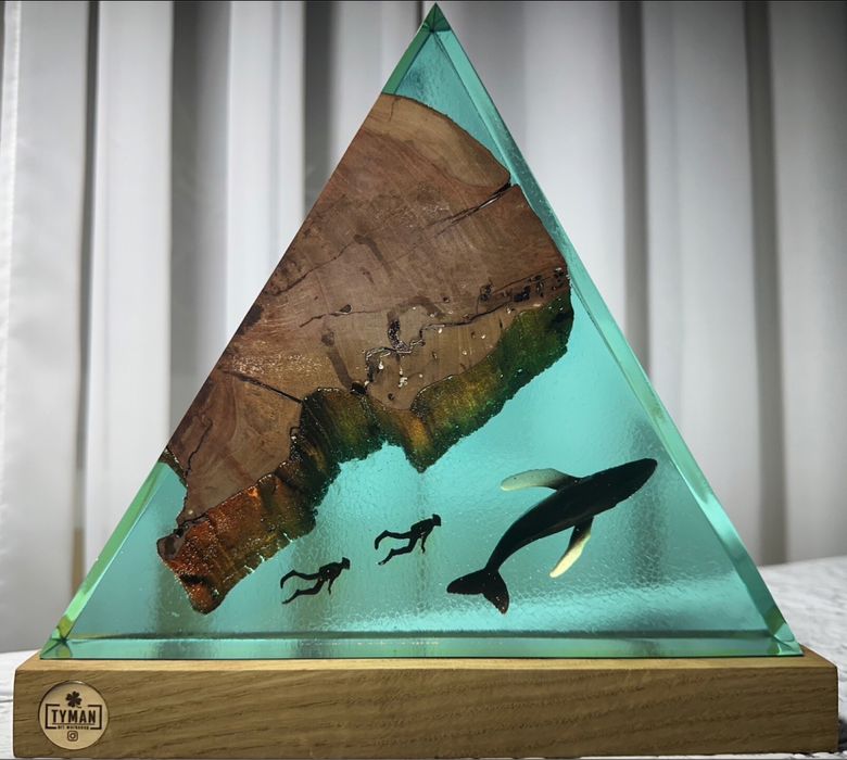 Лампа, нічник з епоксидної смоли та дерева. Подарунок .