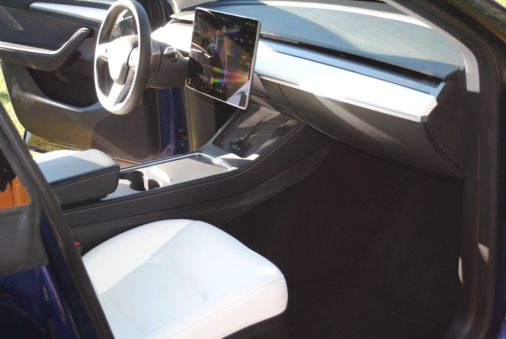 Tesla Y 2024 DUAL motor 24k км супер стан!