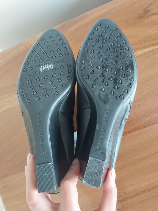 Skórzane botki na koturnie