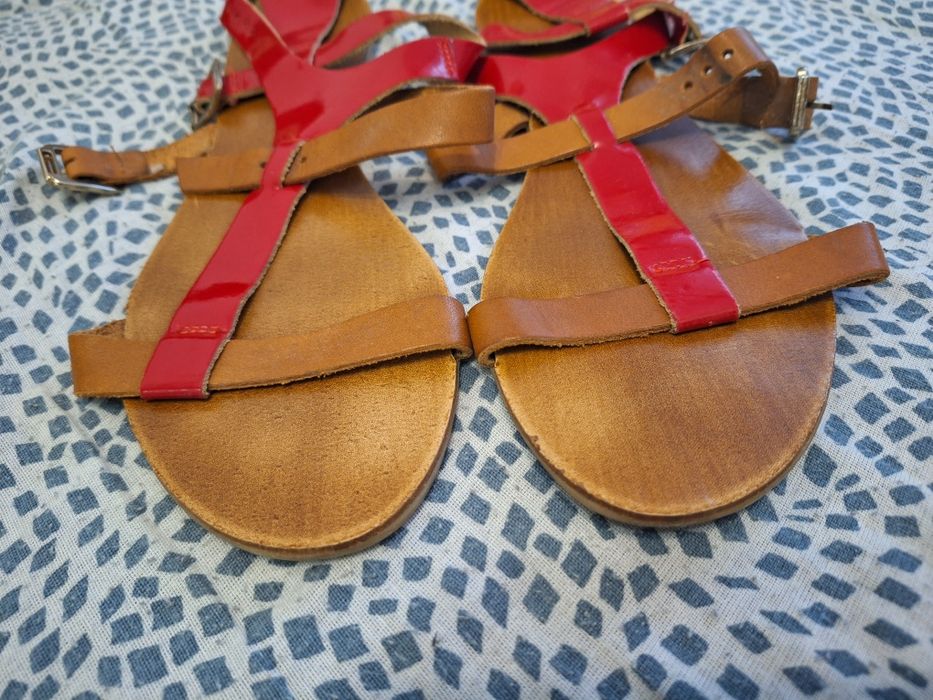 Шкіряні босоніжки eram