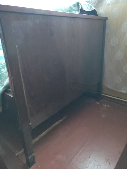 Меблі: дивани, крісла, ліжка