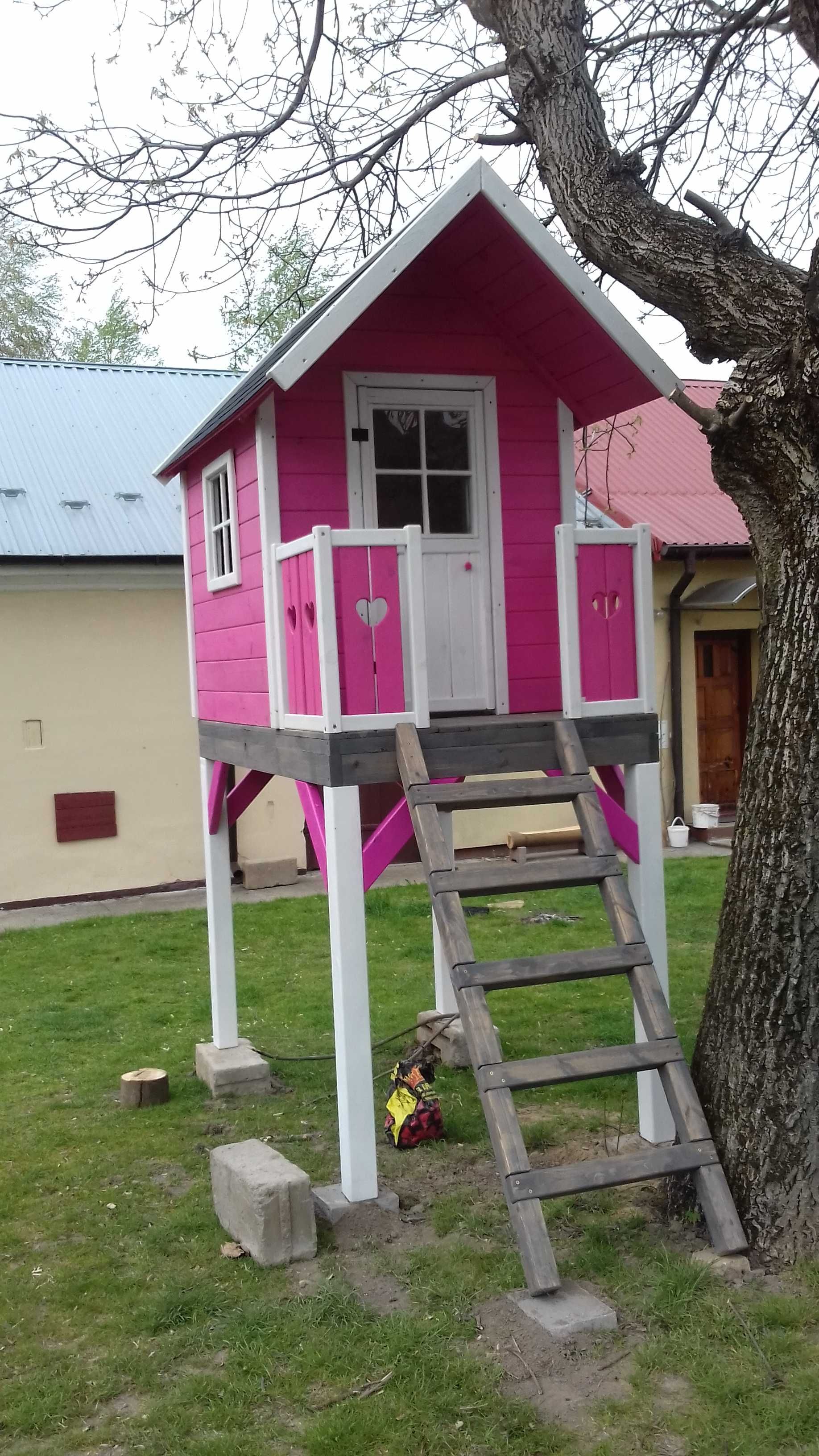Domek dla dzieci drewniany