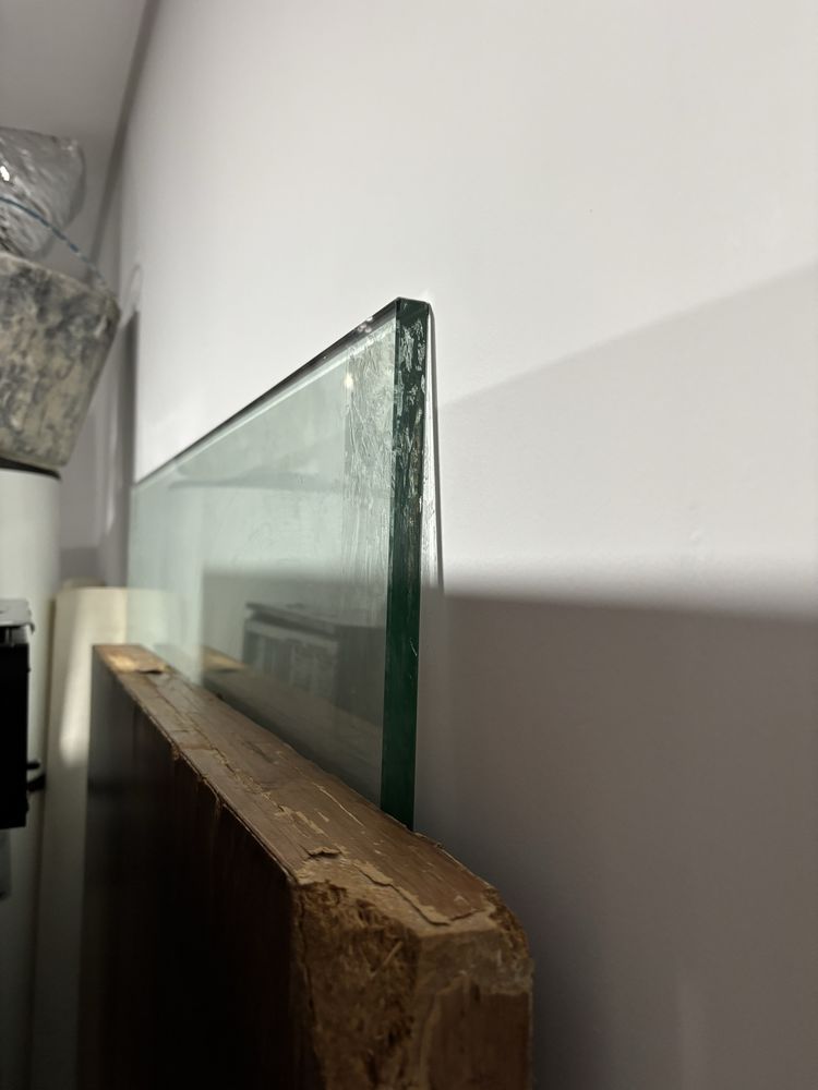 Mesa de jantar vidro e pes cromados por montar