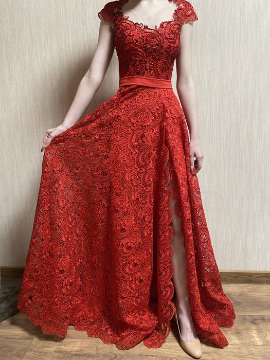 Гіпюрна мереживна вечірня сукня, продаж/оренда