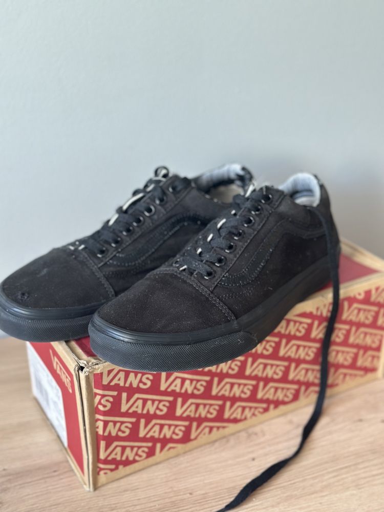 Крассовки VANS Old Scool 40.5(26см)