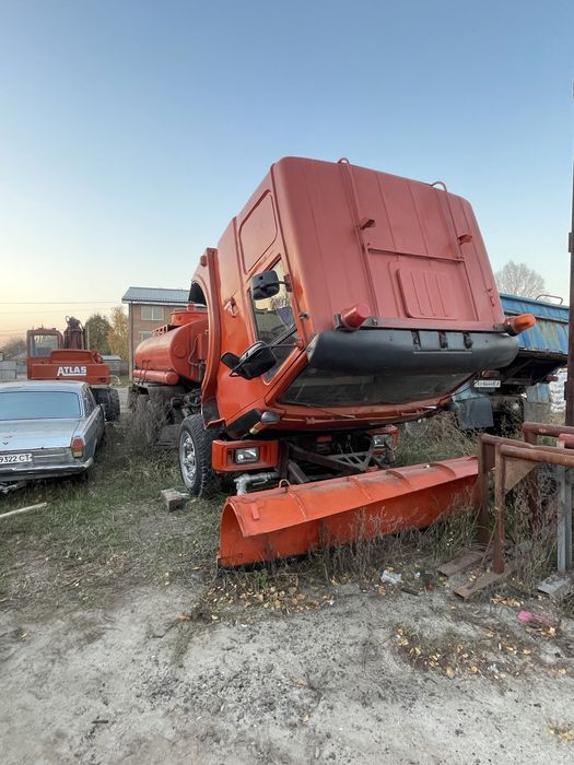 МАЗ ВОДОВОЗ комплект підмітально-мийним та снігоприбирал устаткуванням