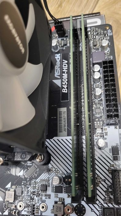 Комплект Ryzen 5 2600+ Asrock B450M -HDV (Новая)+16B DDR4+ Башня AM4