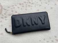 Portfel Damski DKNY - Tilly Lg Zip Around R74QV103 Blk/Gold BGD