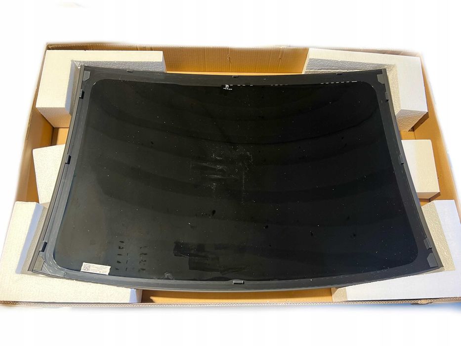 Tesla Model 3 - панорама cкло даху рест дорест