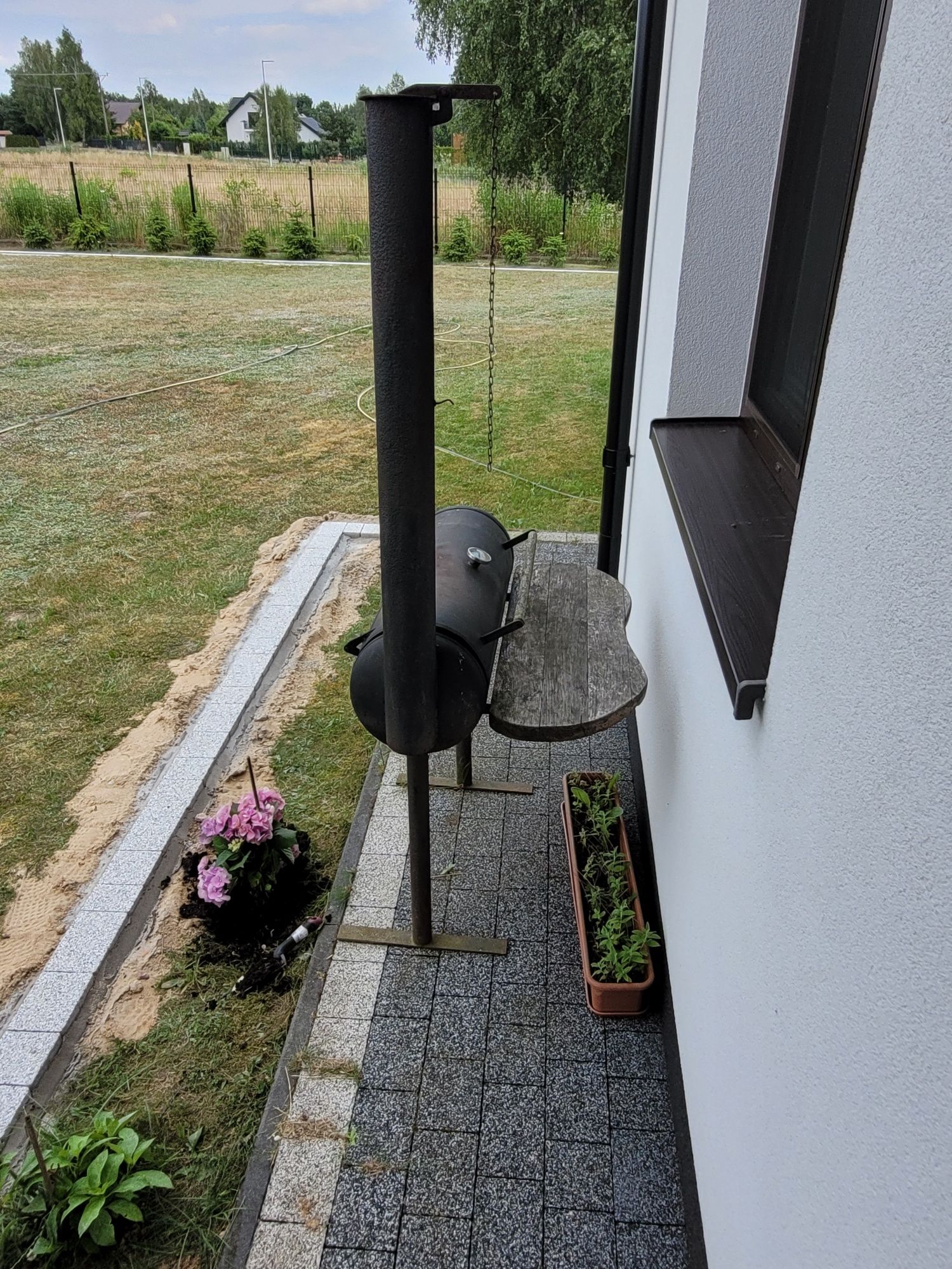 Grill ogrodowy - solidny