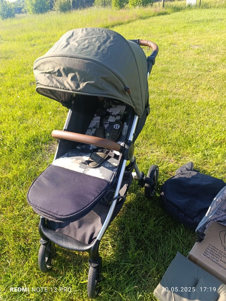 Wózek spacerowy petite&mars royal