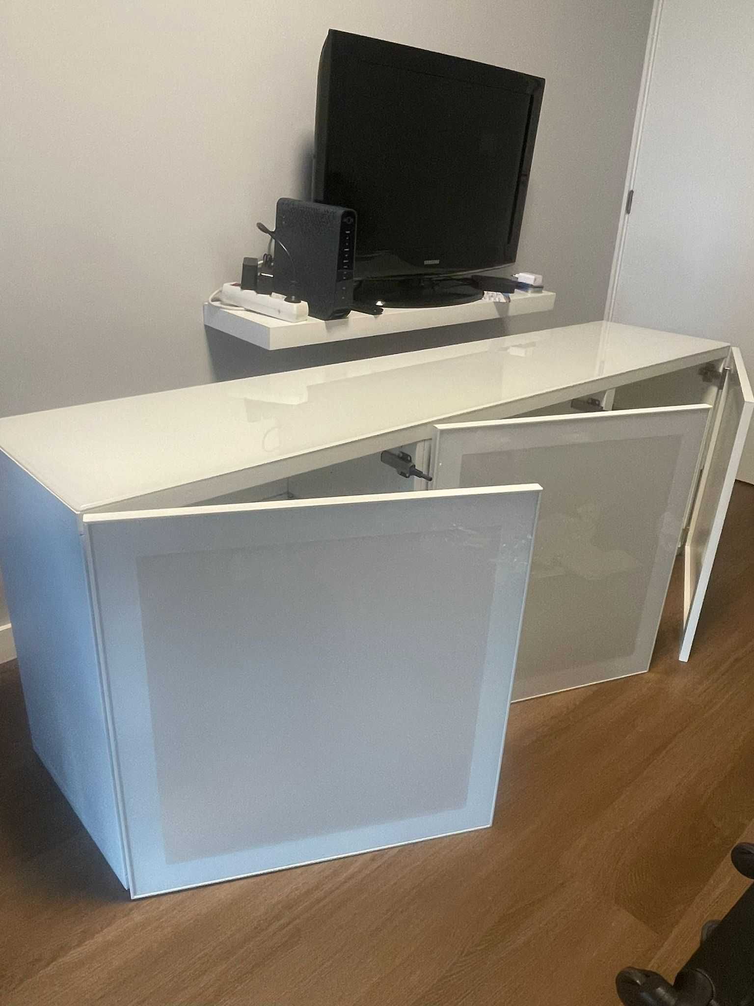 Móvel Aparador IKEA BESTA