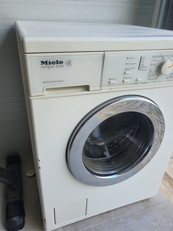 Máquina de lavar roupa Miele