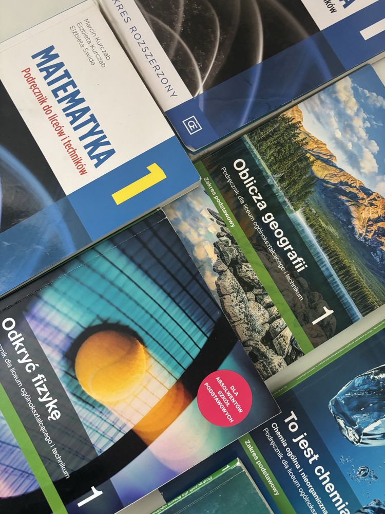 zestaw książek do 1 klasy liceum