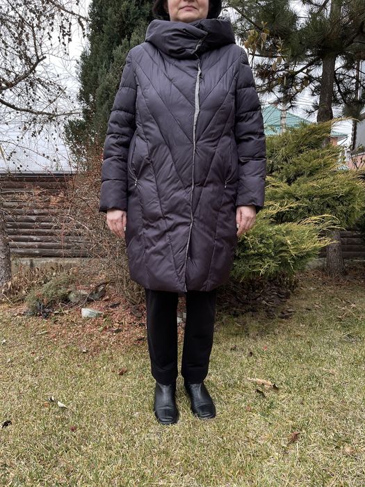 Пуховое пальто фіалетового кольору