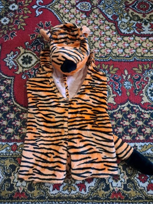 Новорічний костюм тигра