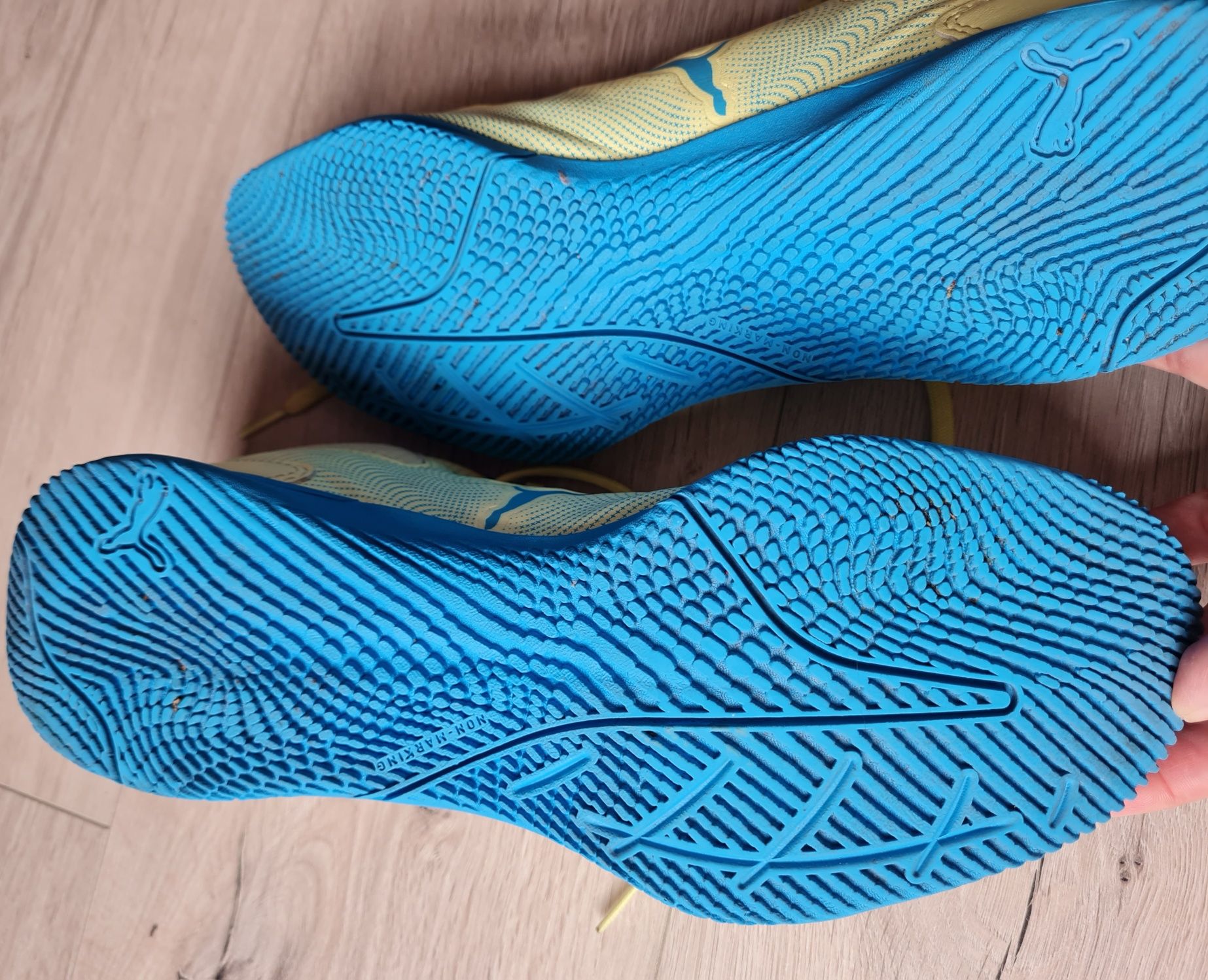 Buty halówki Puma r.42,5