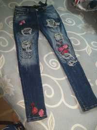 Продам новые джинсы размер М