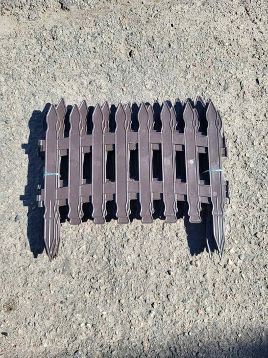 Продам пластиковый декоративный заборчик.