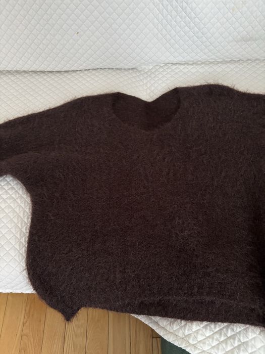 Sweter dekold V czekoladowy