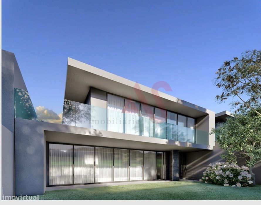 Moradia T5 com Ginásio Piscina e Sala de Cinema localizada em Nogueiró