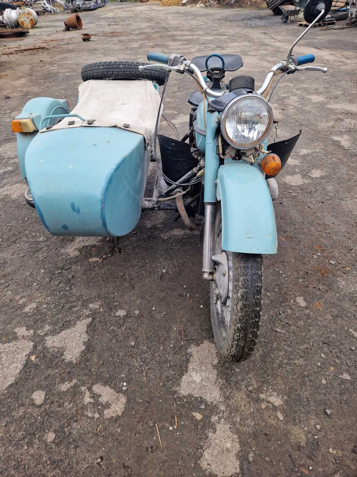Мотоцикл  УРАЛ з каляскою